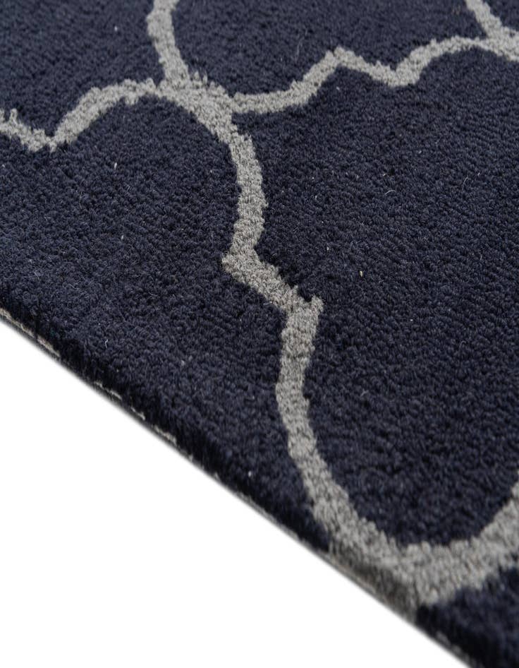 Detail image of 4' 1 x 6' Luna Rug