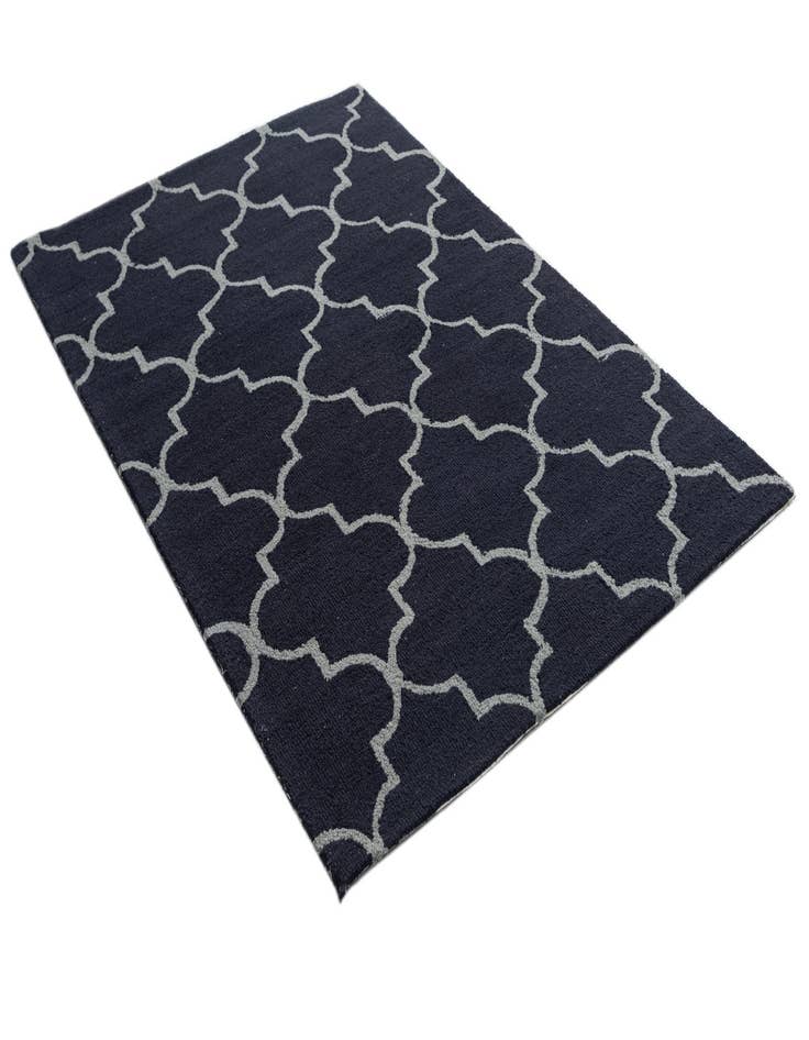 Detail image of 4' x 6' Luna Rug