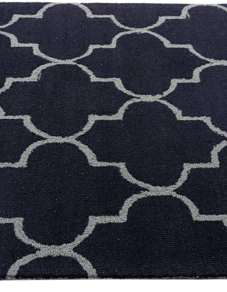 Detail image of 4' x 6' Luna Rug