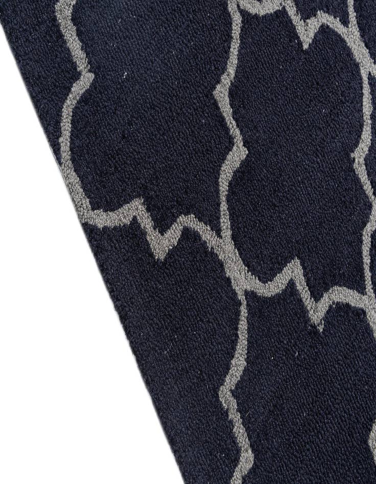 Detail image of 4' x 6' Luna Rug