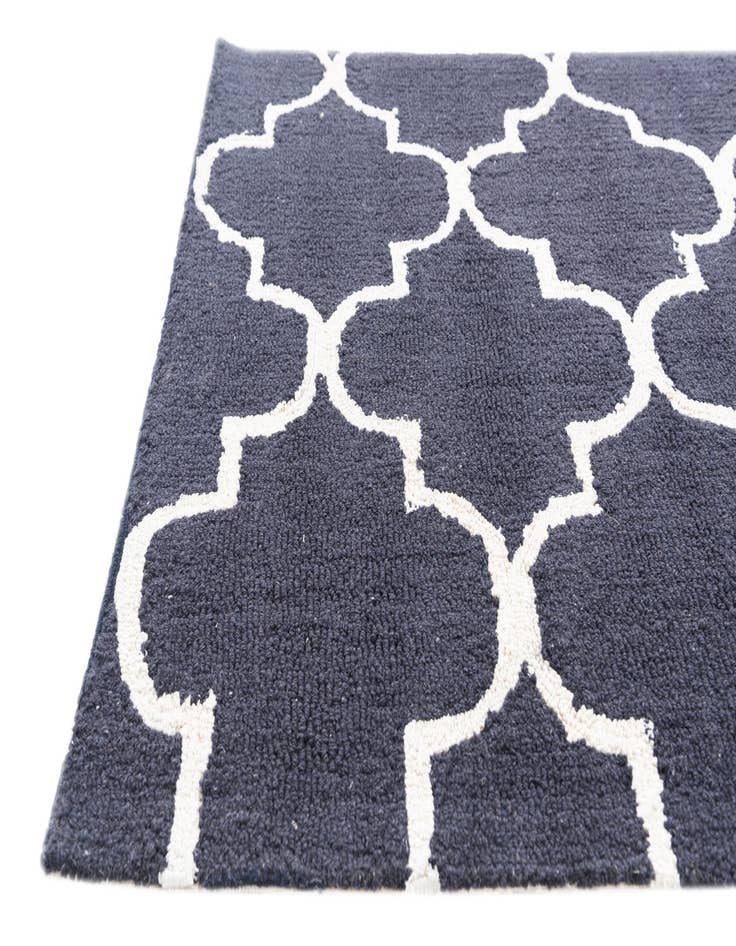 Detail image of 3' x 5' Luna Rug
