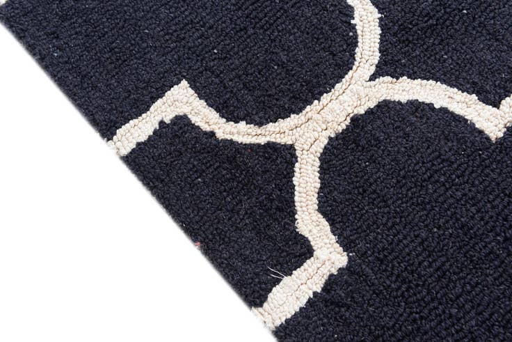Detail image of 3' x 5' Luna Rug
