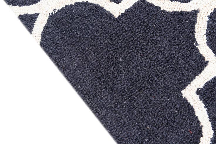 Detail image of 3' x 5' Luna Rug