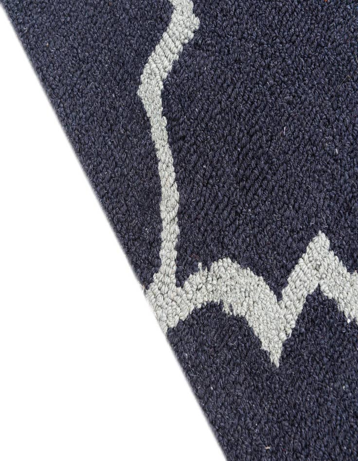 Detail image of 3' x 5' Luna Rug