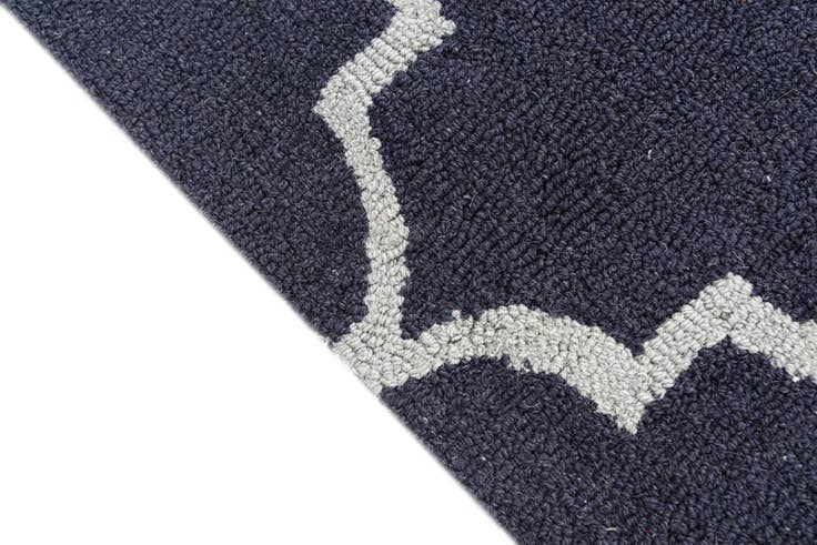 Detail image of 3' x 5' Luna Rug
