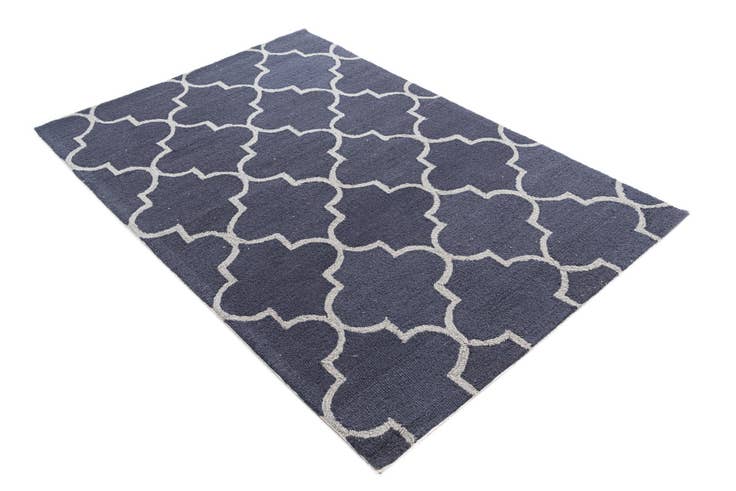 Detail image of 4' x 6' Luna Rug