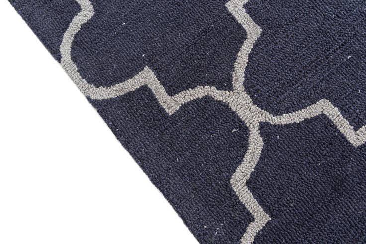 Detail image of 4' x 6' Luna Rug