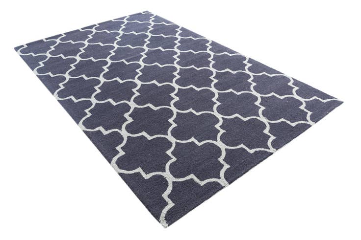 Detail image of 5' x 8' Luna Rug