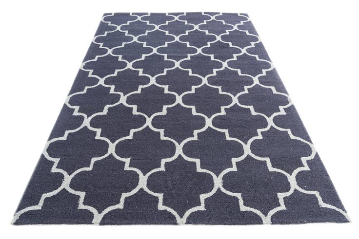 Detail image of 5' x 8' Luna Rug