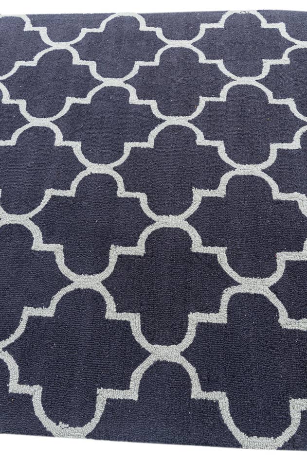 Detail image of 5' x 8' Luna Rug