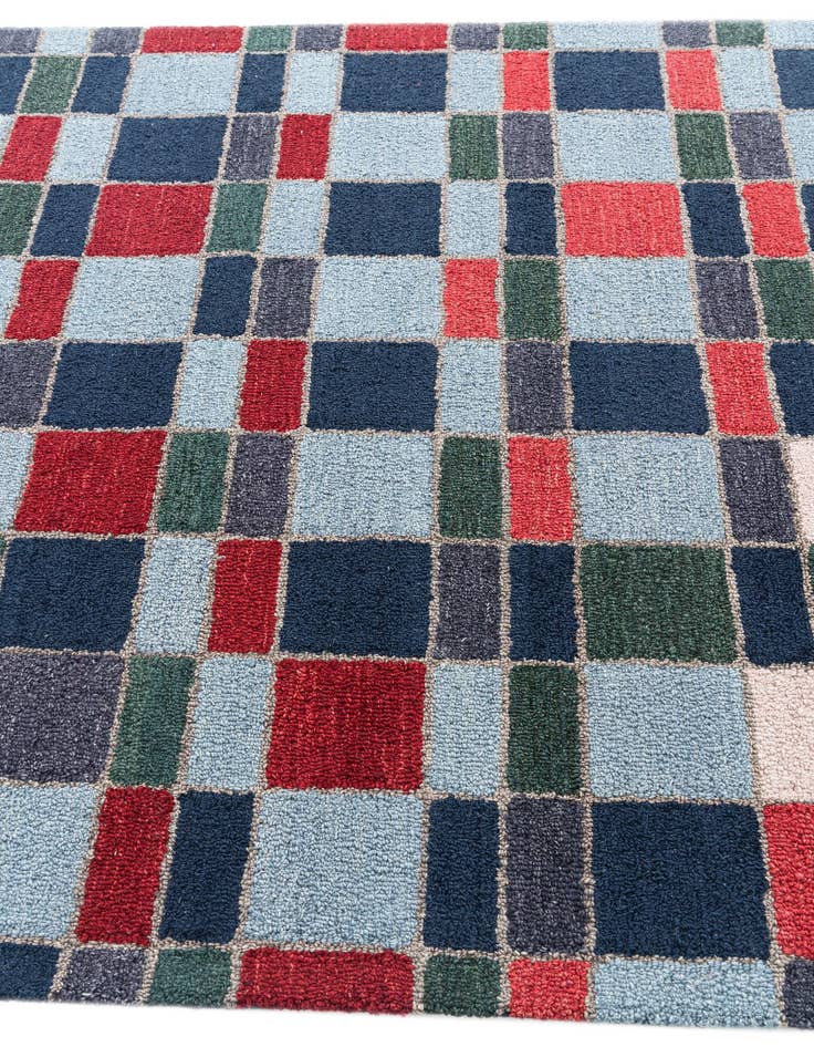 Detail image of 5' 1 x 7' 10 Luna Rug