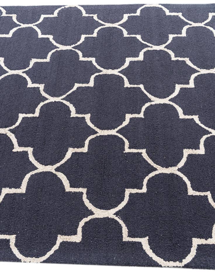 Detail image of 5' 1 x 8' Luna Rug