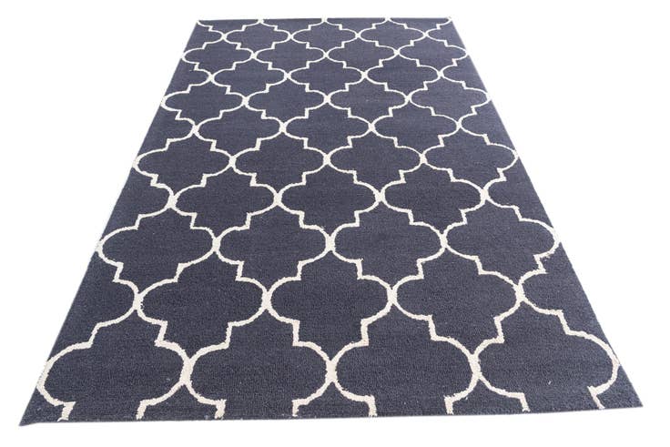 Detail image of 5' x 8' Luna Rug
