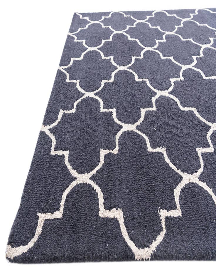 Detail image of 5' 1 x 8' Luna Rug