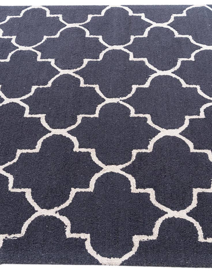 Detail image of 5' 1 x 8' Luna Rug