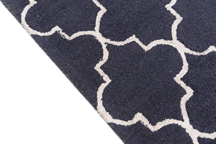 Detail image of 5' 1 x 8' Luna Rug