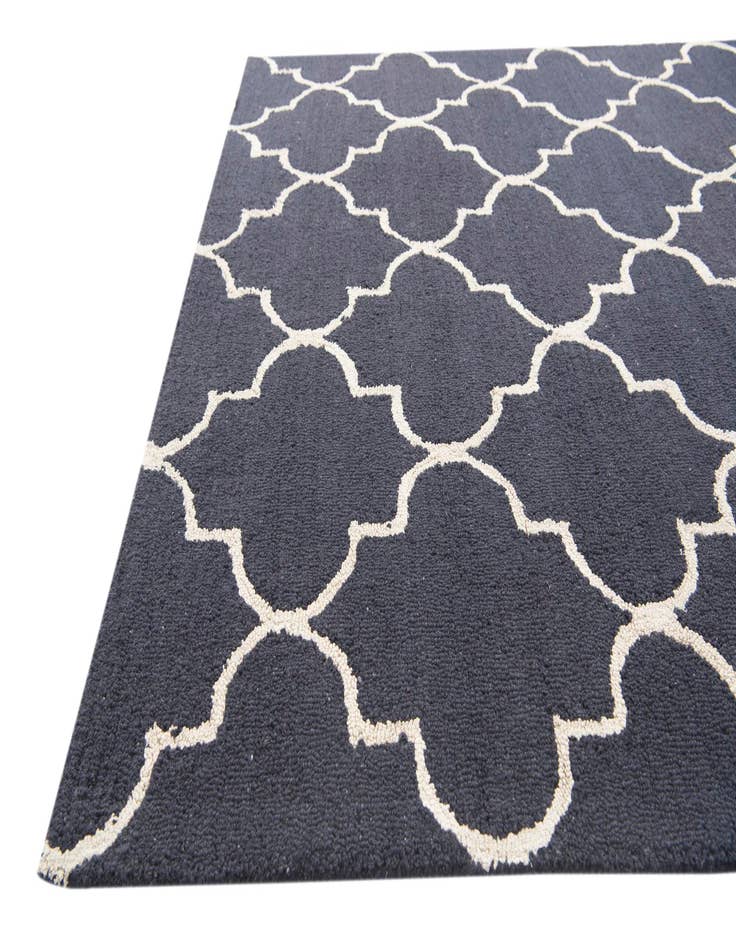 Detail image of 5' 1 x 8' Luna Rug