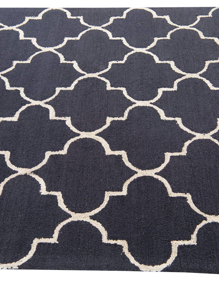 Detail image of 5' 1 x 8' Luna Rug