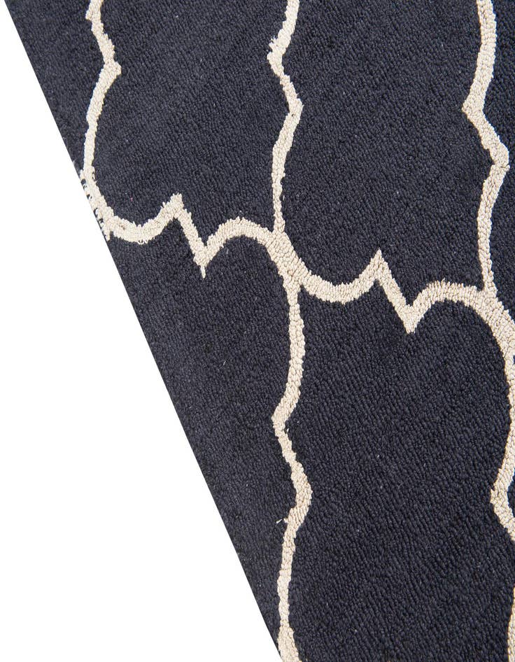 Detail image of 5' 1 x 8' Luna Rug