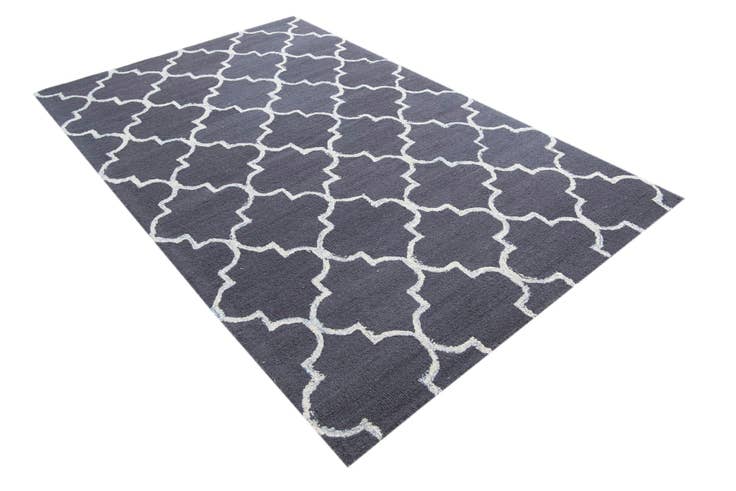 Detail image of 5' 1 x 8' Luna Rug