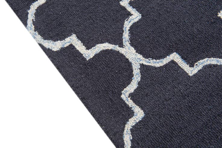 Detail image of 5' 1 x 8' Luna Rug