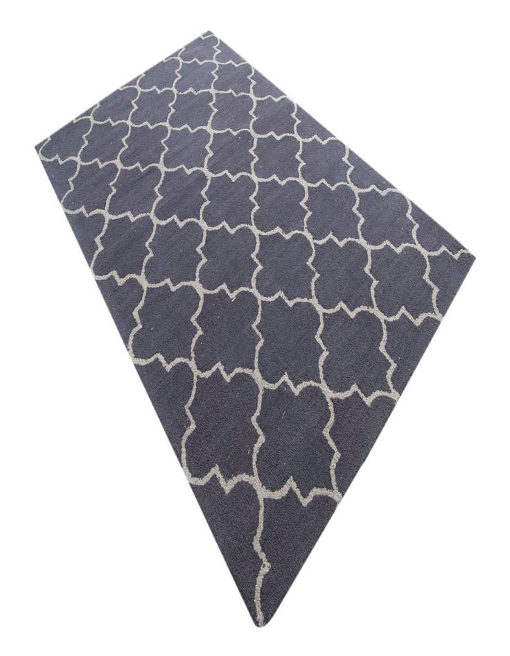 Detail image of 5' 1 x 8' Luna Rug