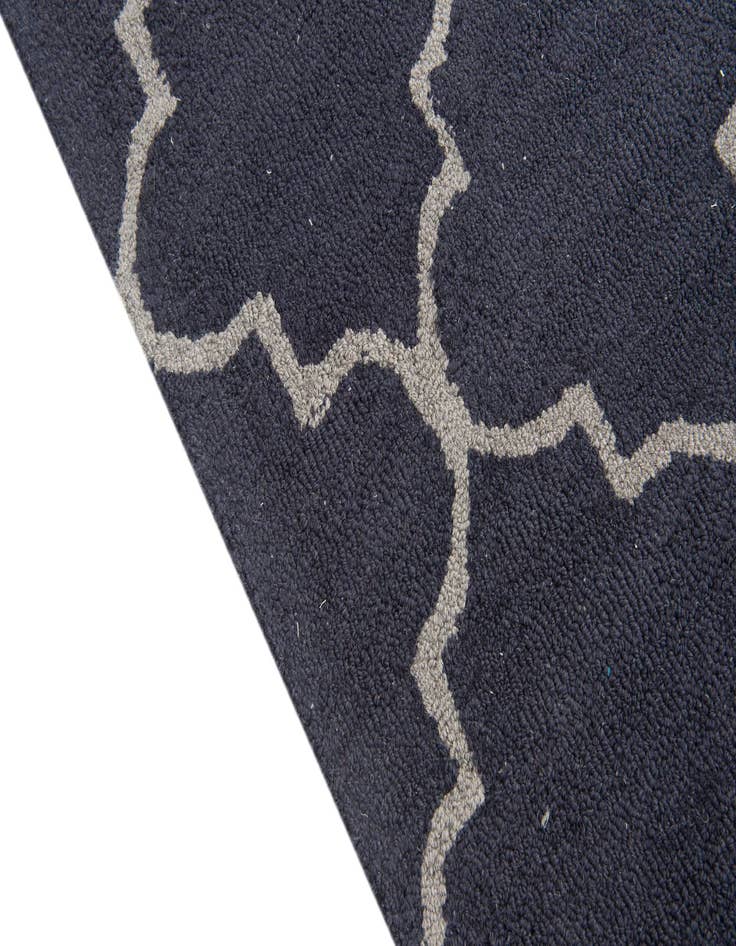 Detail image of 5' 1 x 8' Luna Rug