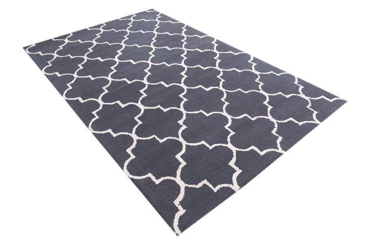 Detail image of 5' 1 x 8' Luna Rug