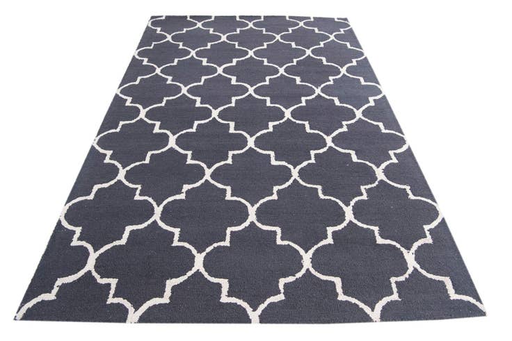 Detail image of 5' 1 x 8' Luna Rug