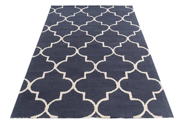 Detail image of 4' x 6' Luna Rug