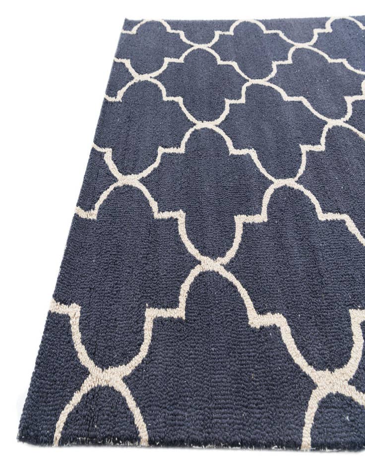 Detail image of 4' x 6' Luna Rug