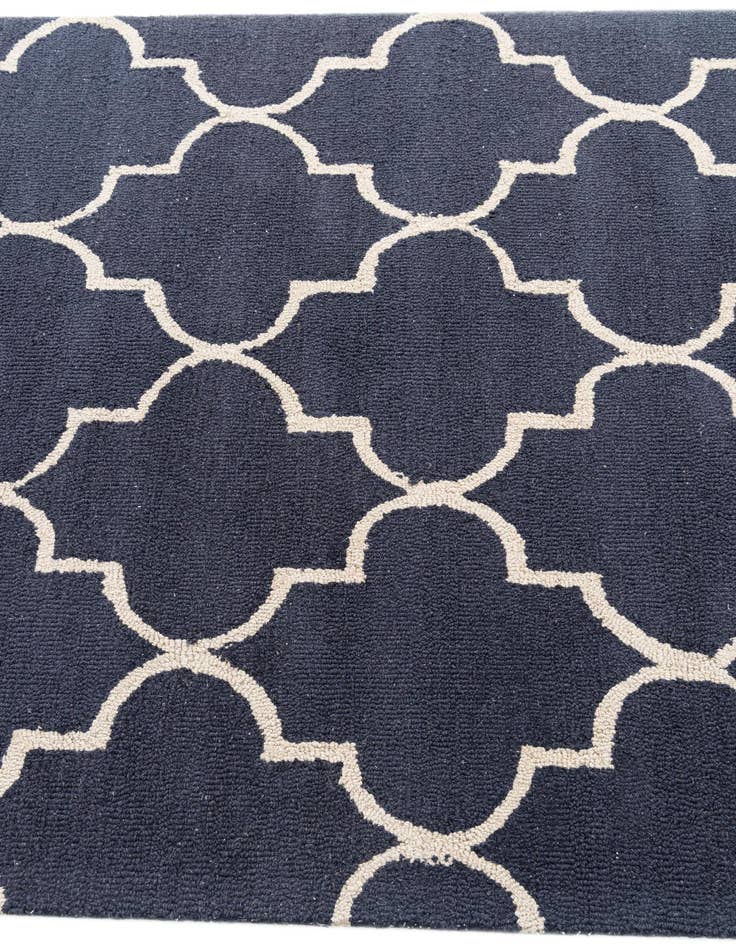 Detail image of 4' x 6' Luna Rug