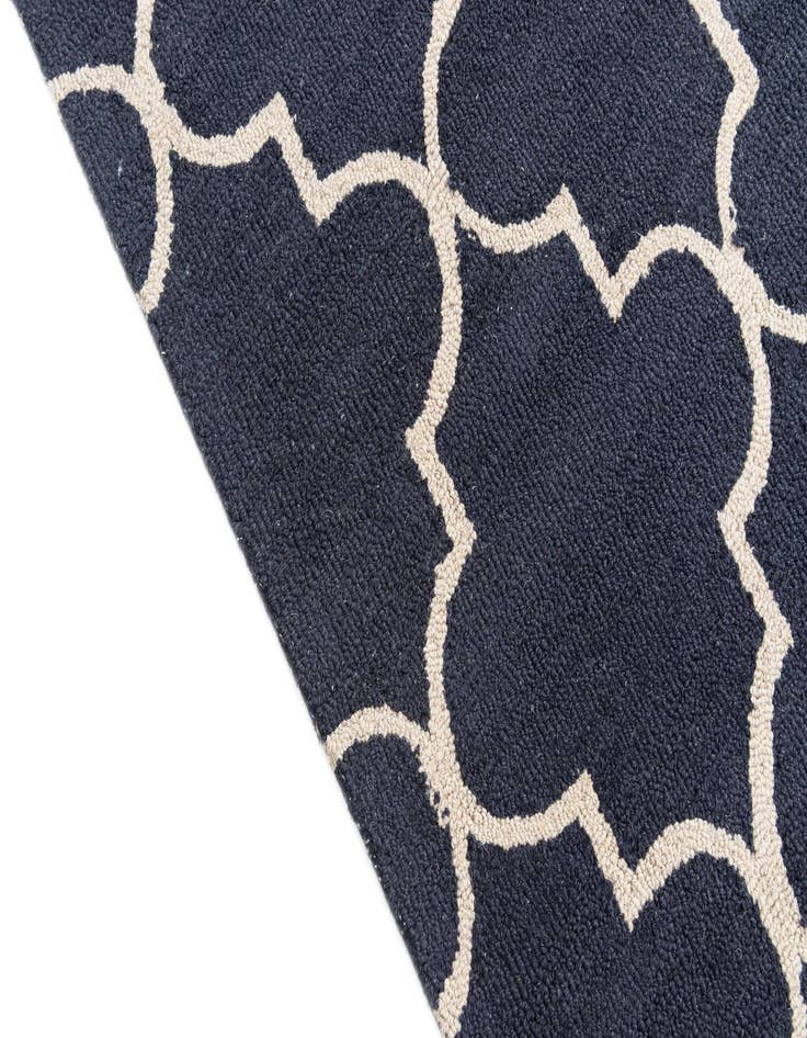 Detail image of 4' x 6' Luna Rug