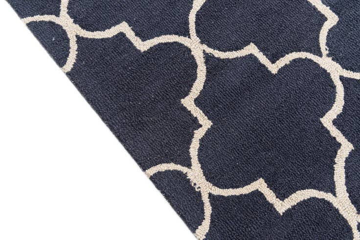 Detail image of 4' x 6' Luna Rug