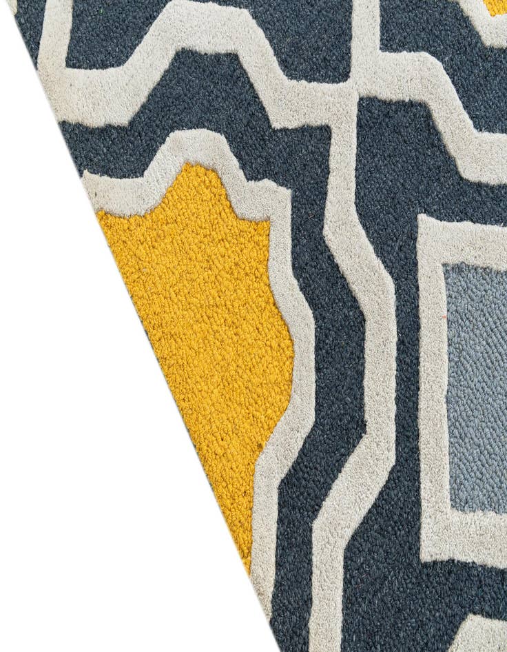 Detail image of 5' x 7' 5 Luna Rug