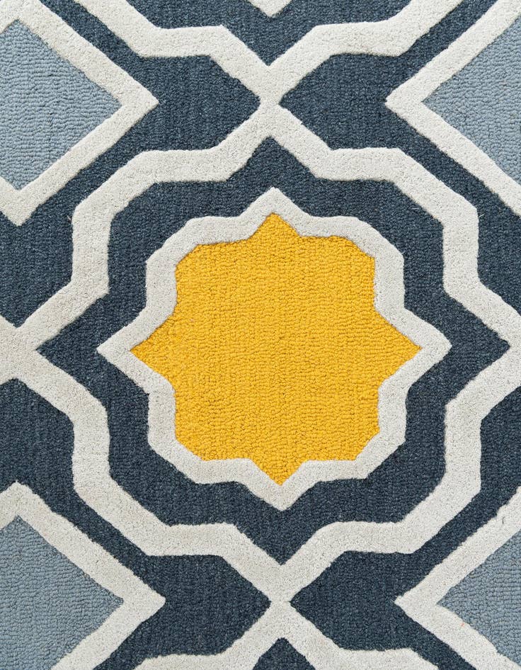 Detail image of 5' x 7' 5 Luna Rug