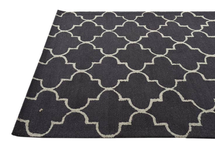 Detail image of 5' 1 x 8' Luna Rug
