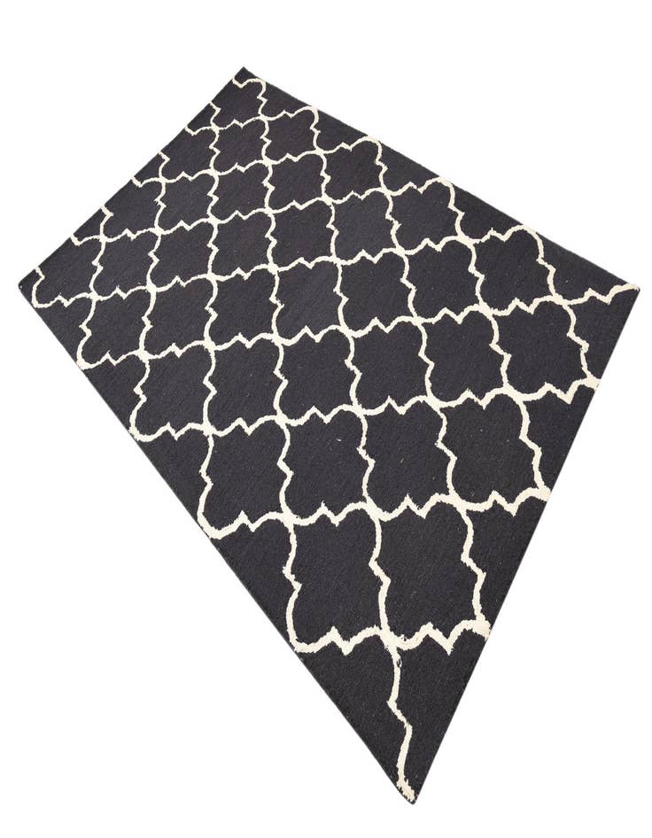 Detail image of 5' 1 x 8' 1 Luna Rug