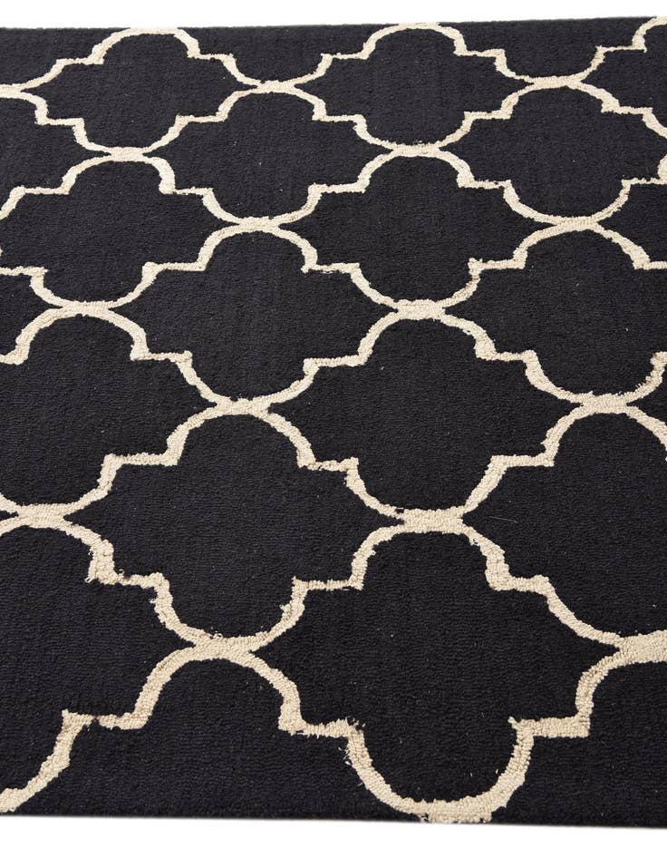 Detail image of 5' 1 x 8' 1 Luna Rug