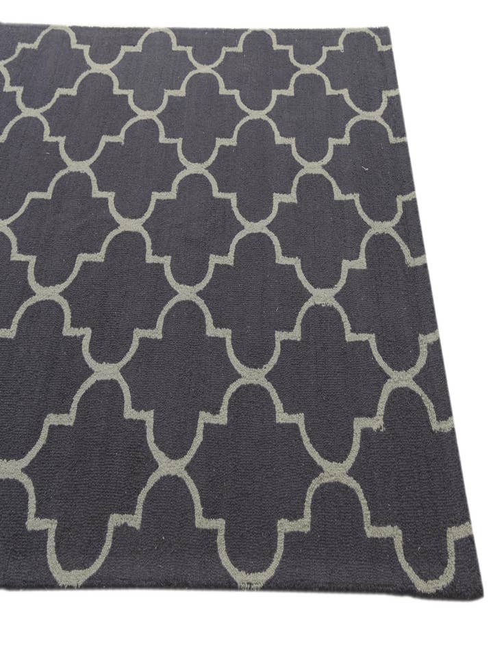 Detail image of 5' 1 x 8' Luna Wool Rug
