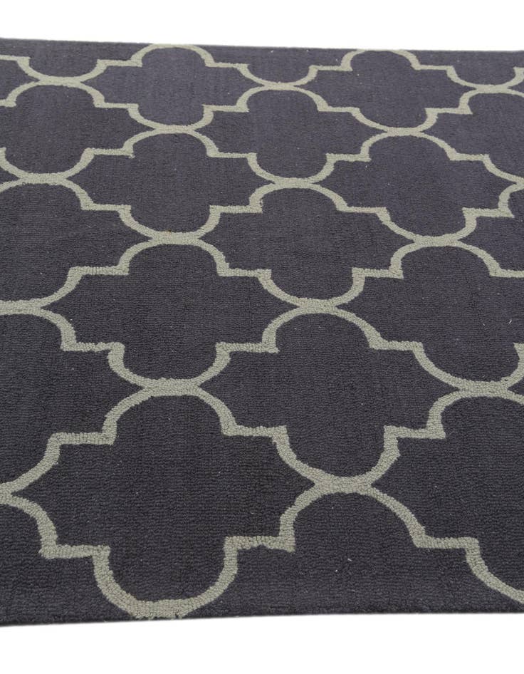Detail image of 5' 1 x 8' Luna Wool Rug