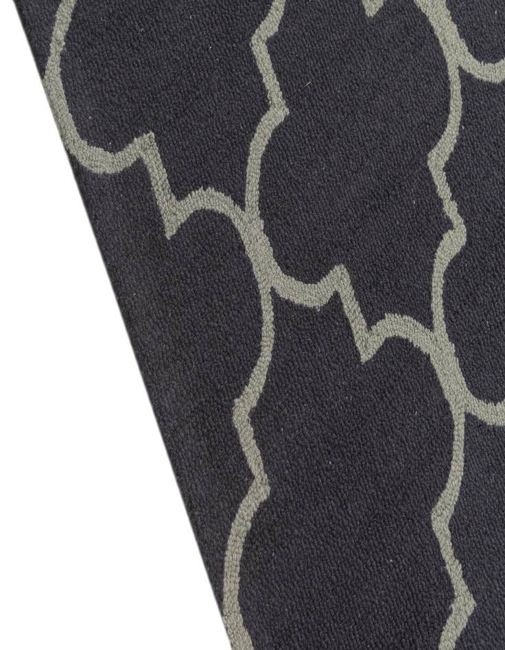 Detail image of 5' 1 x 8' Luna Wool Rug
