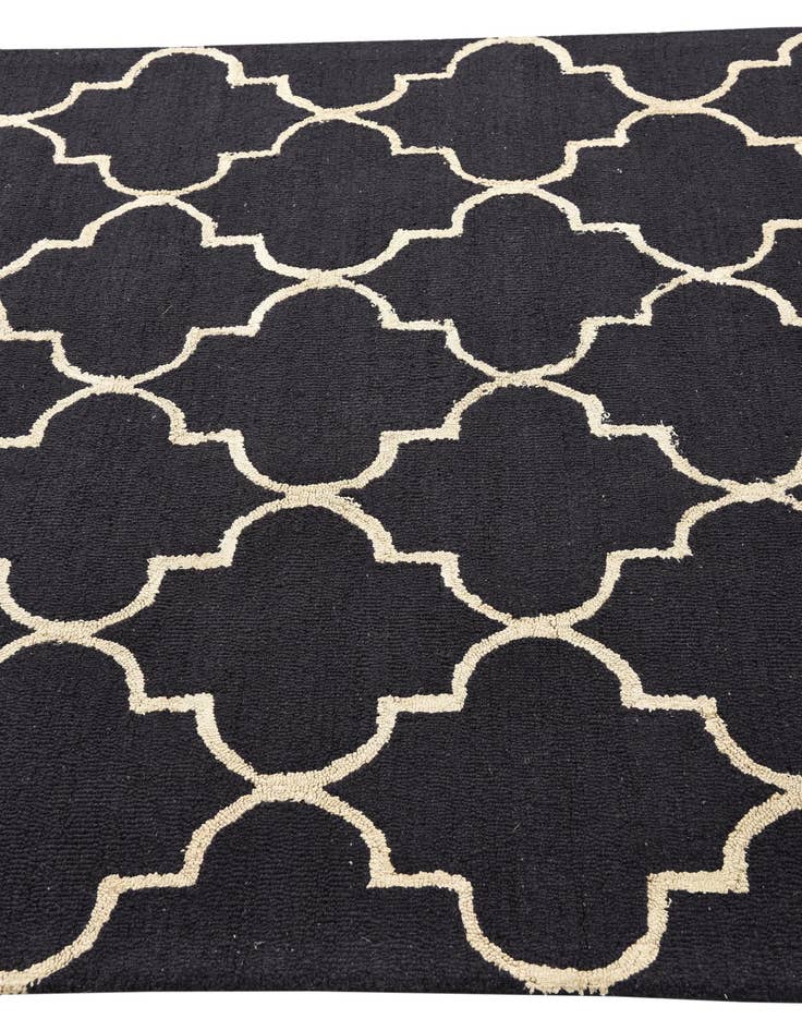 Detail image of 5' 1 x 8' Luna Rug