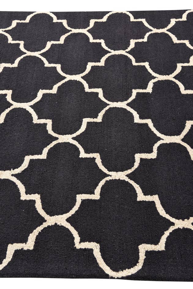 Detail image of 5' x 7' 11 Luna Wool Rug