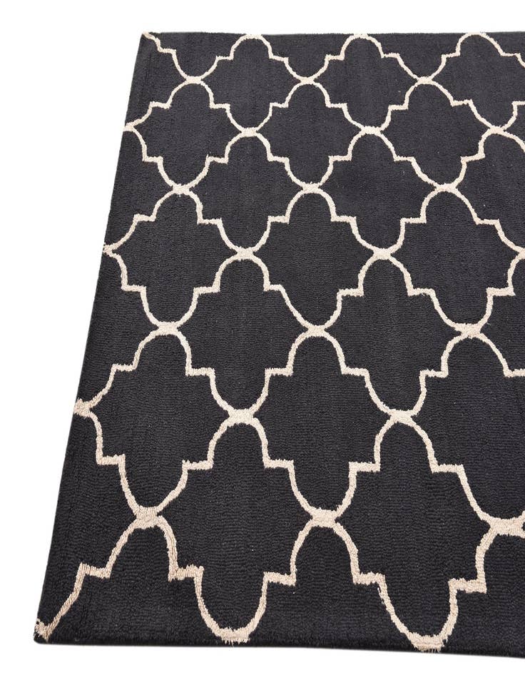 Detail image of 5' x 7' 11 Luna Wool Rug