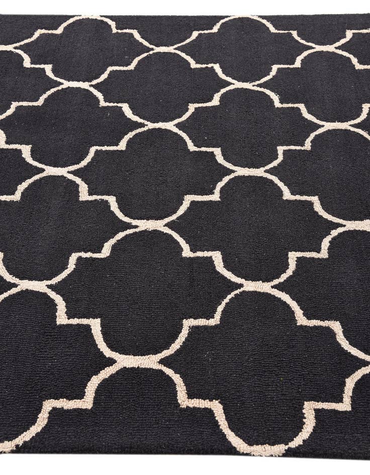 Detail image of 5' x 7' 11 Luna Wool Rug