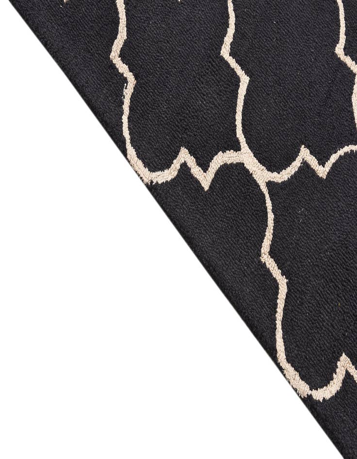 Detail image of 5' x 7' 11 Luna Wool Rug
