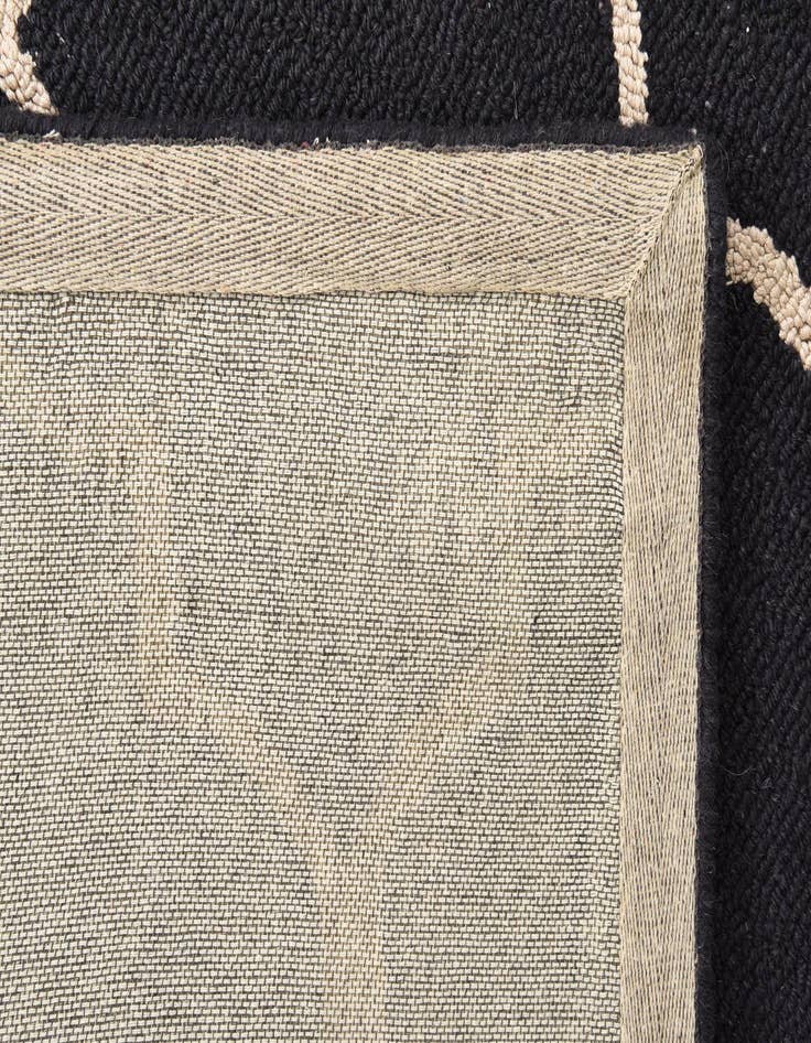 Detail image of 5' x 7' 11 Luna Wool Rug