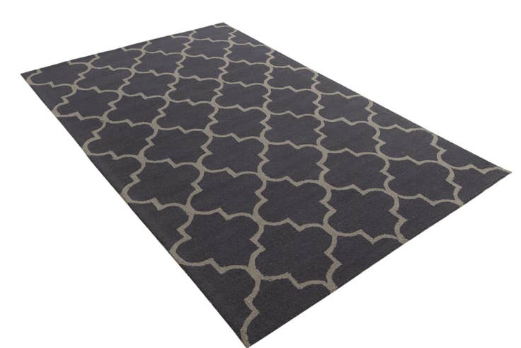 Detail image of 5' 1 x 8' Luna Wool Rug