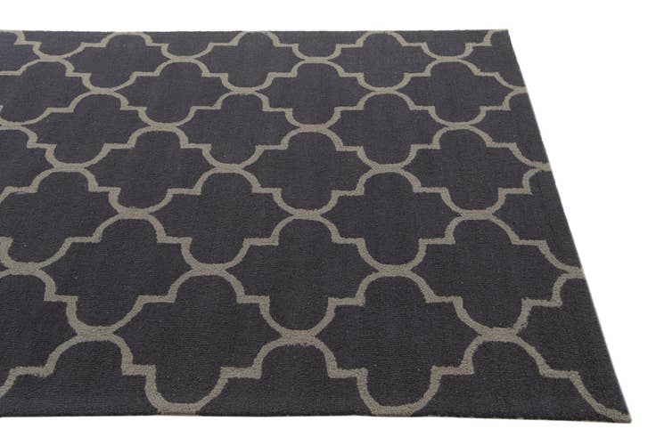 Detail image of 5' 1 x 8' Luna Wool Rug
